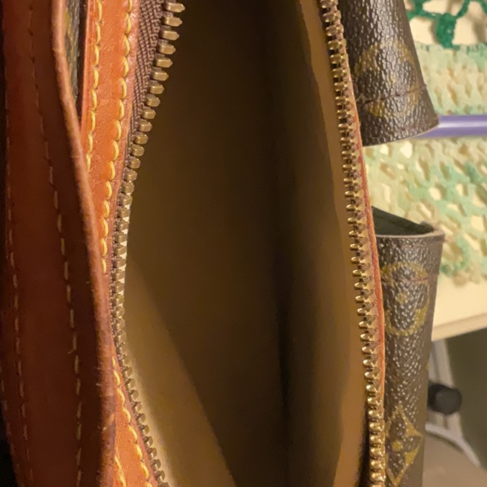 Louis Vuitton Hudson GM - Picture 7 of 15